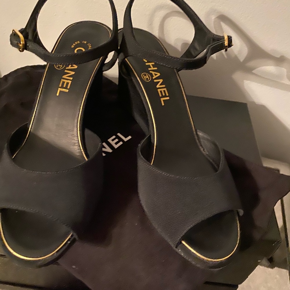 Shoes - Picture 9 of 11